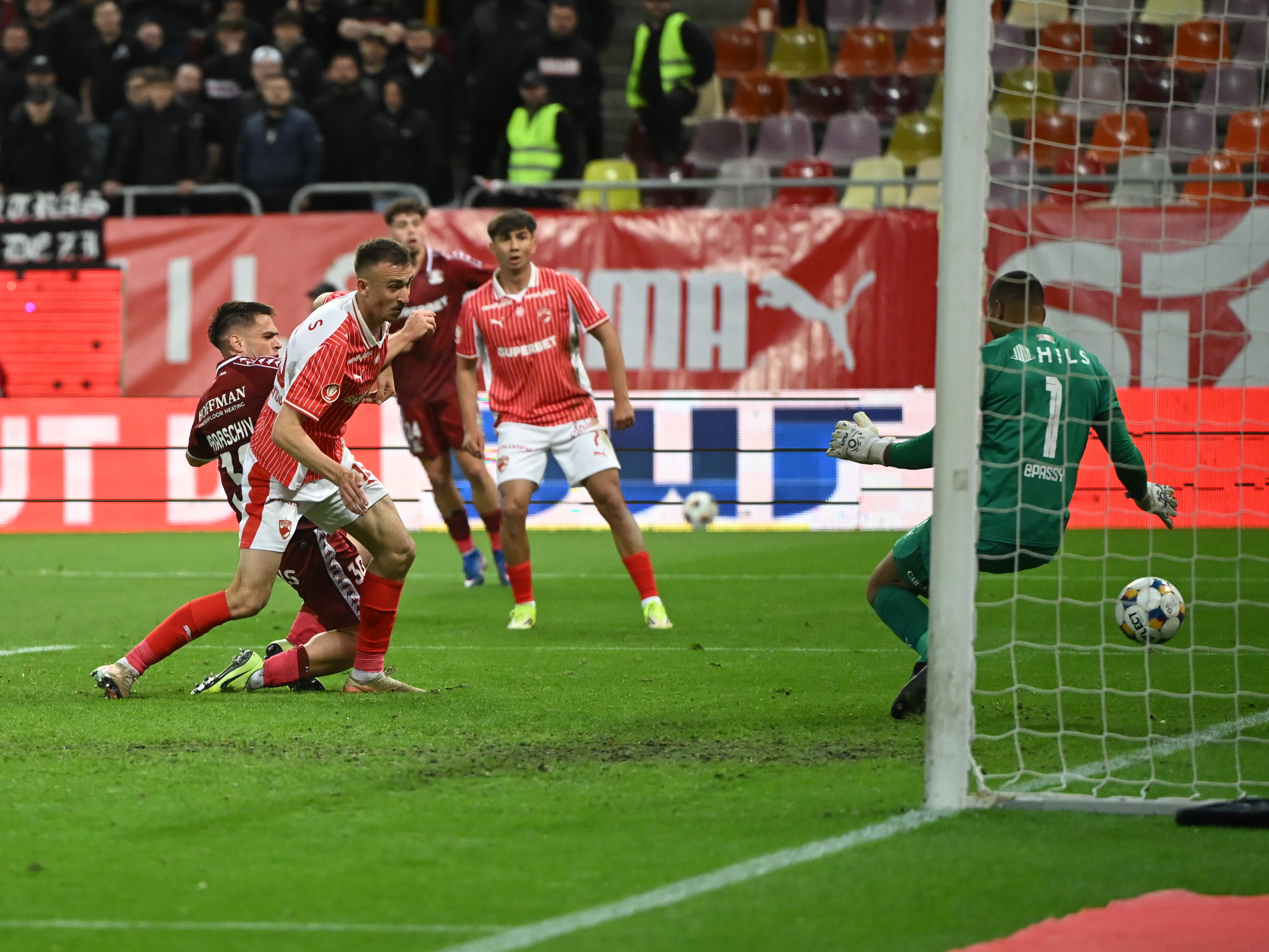 Imagine Stire ”Suntem cea mai slabă echipă!” Nu s-a mai putut abține, după Dinamo - Rapid: ”Rușinos! Ne e frică de joc” | 2review.ro