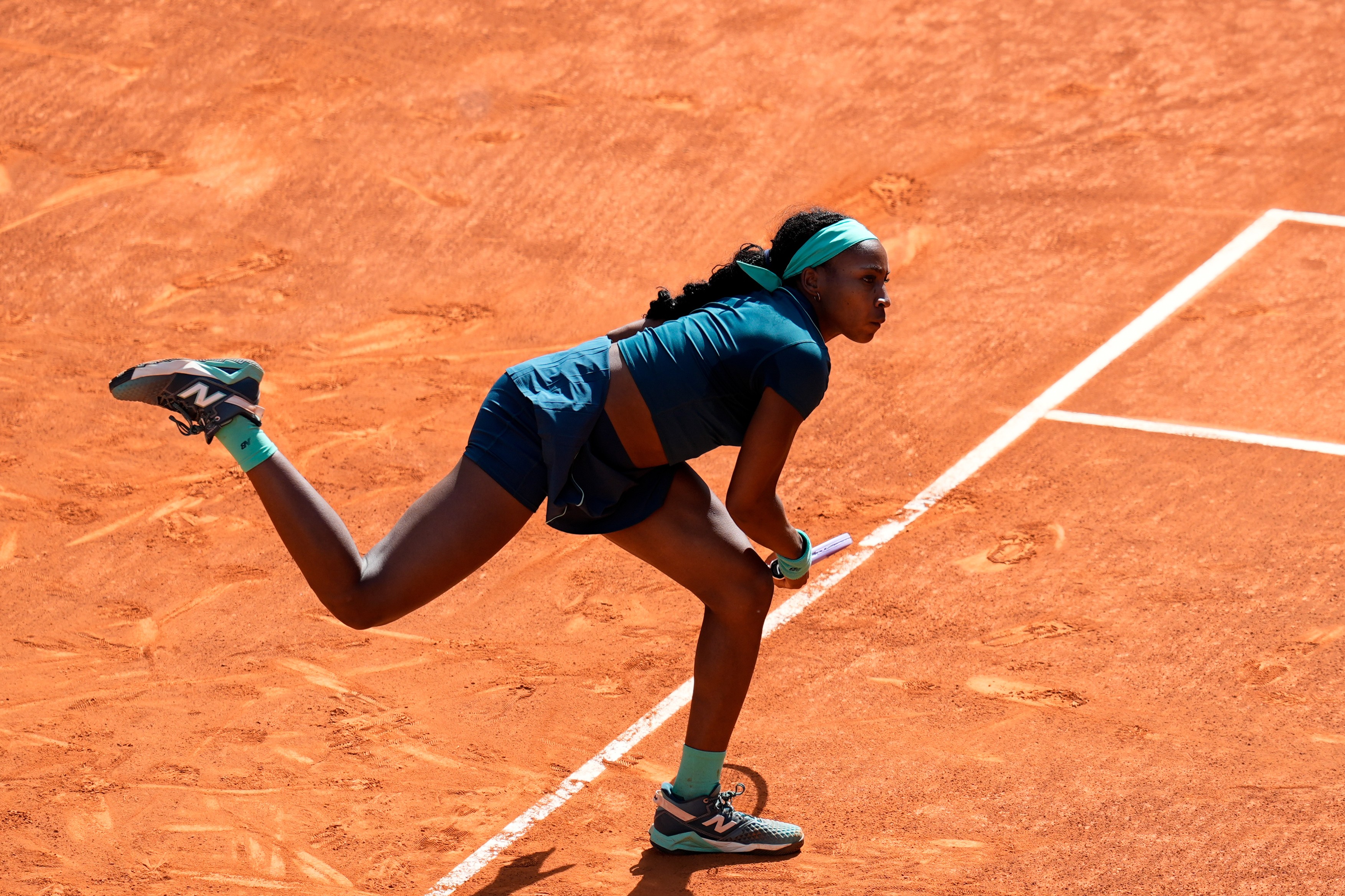Imagine Stire Surpriză la WTA Madrid: după ce a trecut de Sorana Cîrstea, Coco Gauff a primit lovitura | 2review.ro