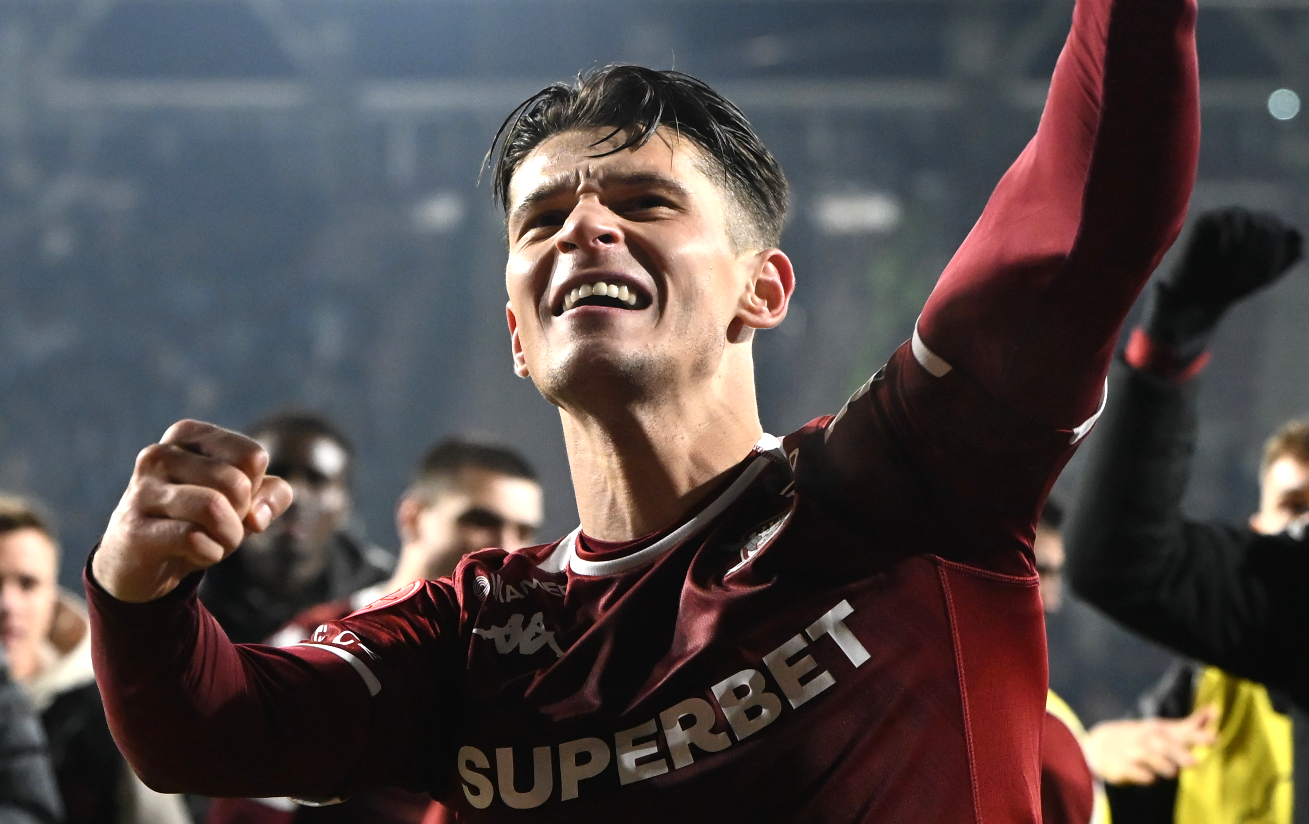 Imagine Stire Surpriză: Alex Dobre, față în față cu plecarea de la Rapid! Poate juca în cupele europene | 2review.ro