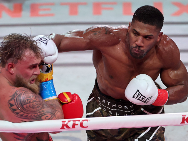 Anthony Joshua revine în ring după accidentul tragic