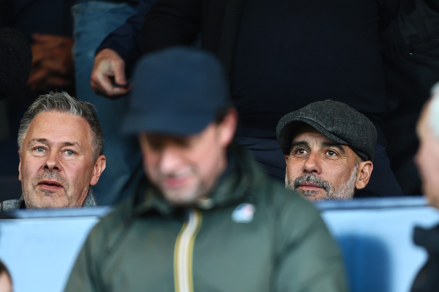 Imagine Stire Pep Guardiola a dat declarația zilei, după ce toată lumea a văzut ce făcea în timpul meciului PSG - Bayern Munchen | 2review.ro