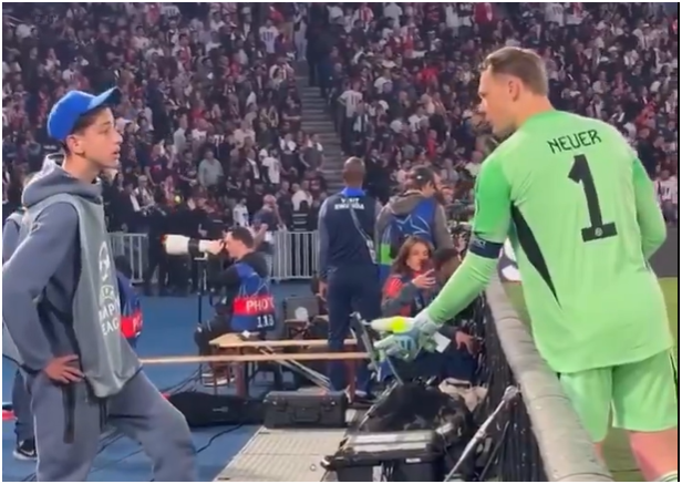 Imagine Stire Și-a ”bătut joc” de Manuel Neuer, la PSG - Bayern! Imaginile care nu s-au văzut la TV | 2review.ro