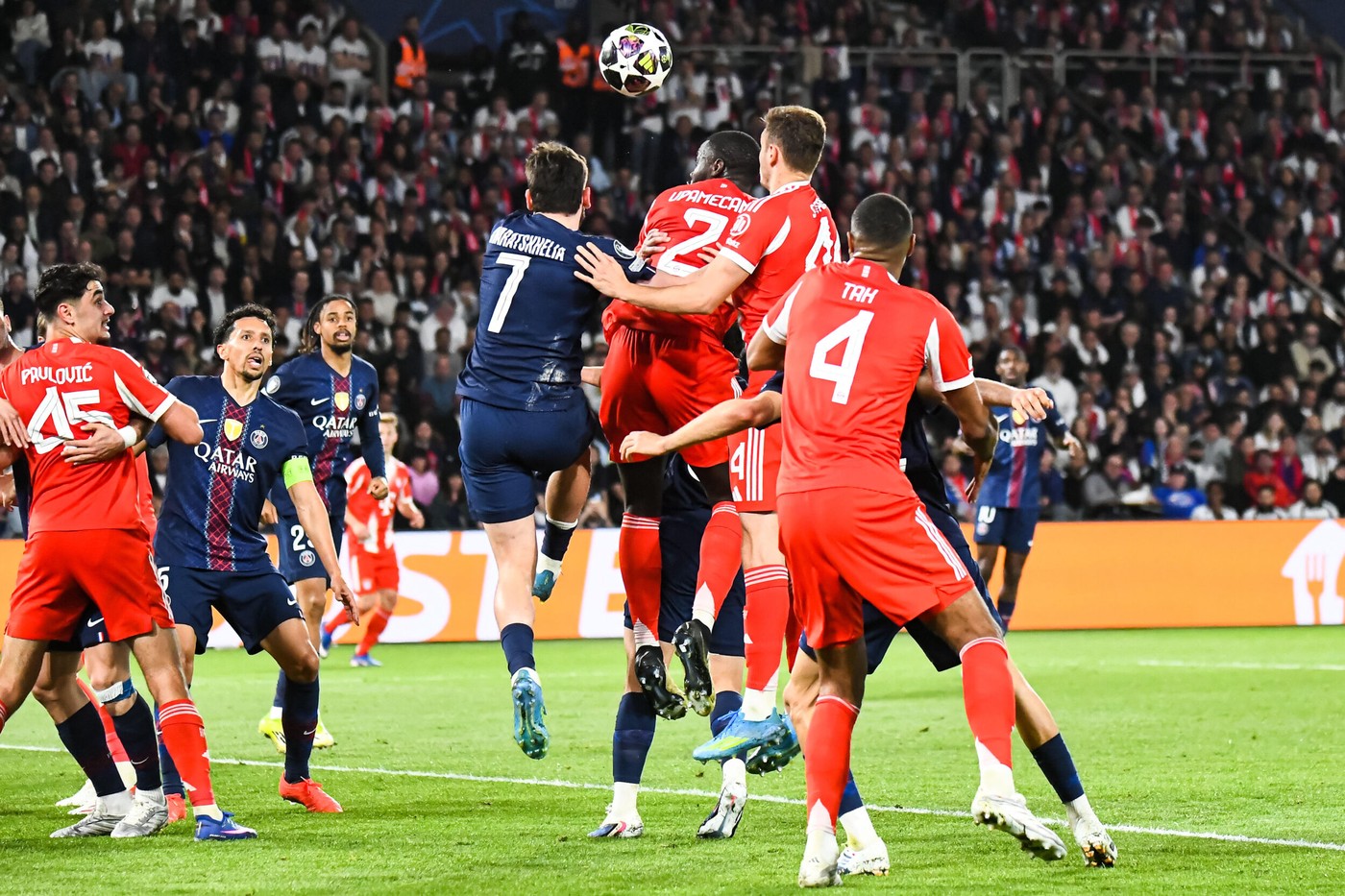Imagine Stire L-a văzut în PSG - Bayern 5-4 și s-a convins: E incredibil! Cel mai bun jucător din lume | 2review.ro