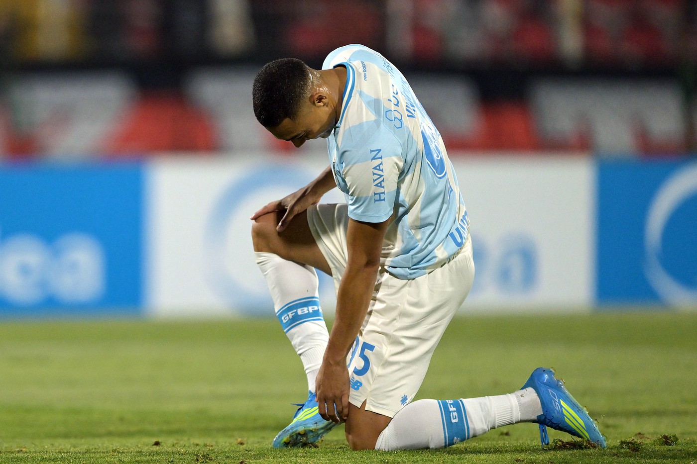 Imagine Stire N-ai mai văzut așa ceva: a ratat TREI penalty-uri în doar câteva minute! Apoi a urmat un alt ”coșmar” | 2review.ro