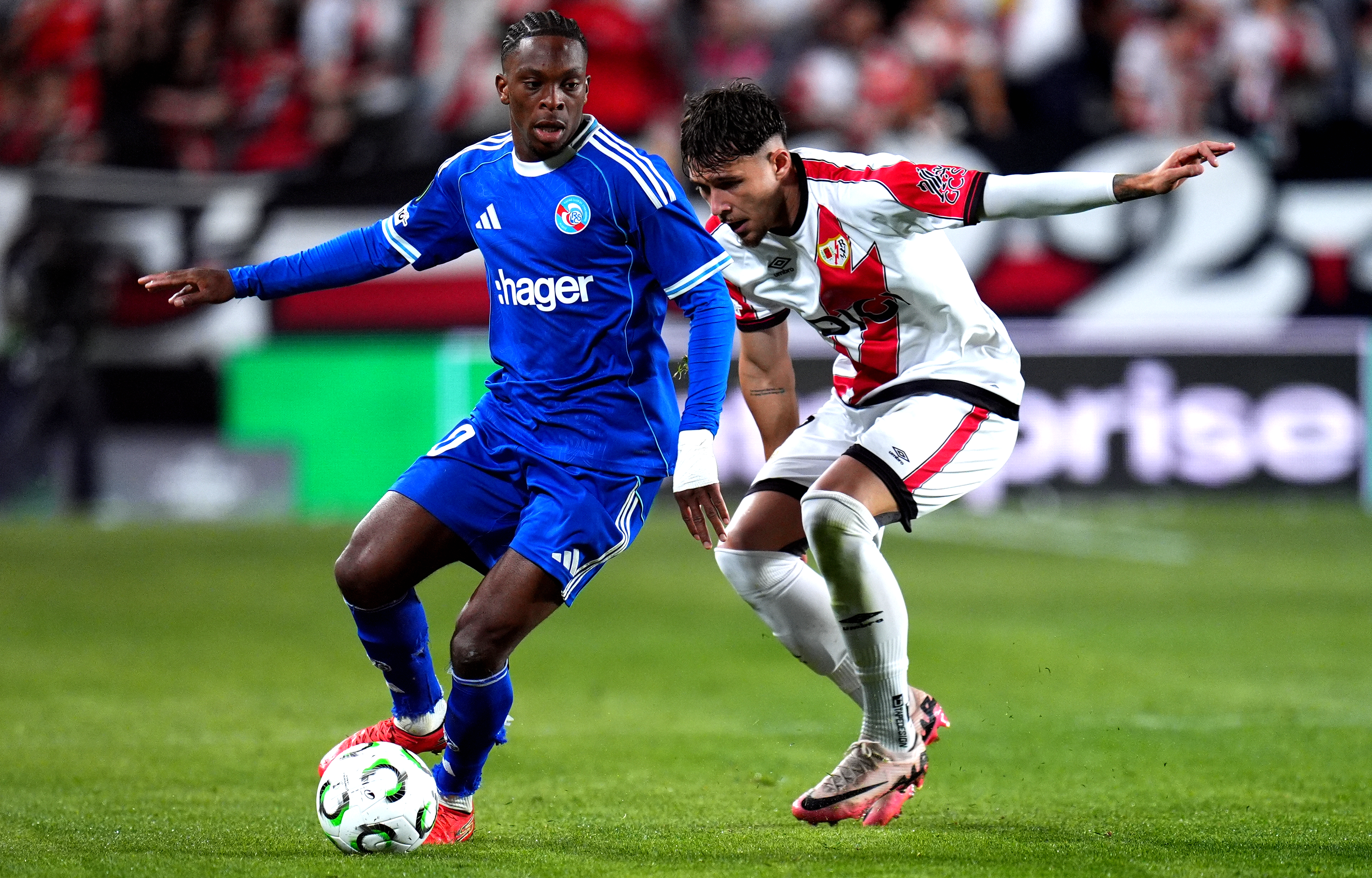 Imagine Stire Andrei Rațiu, 105 minute în semifinalele UEFA Conference League! Nota primită după Rayo - Strasbourg 1-0 | 2review.ro