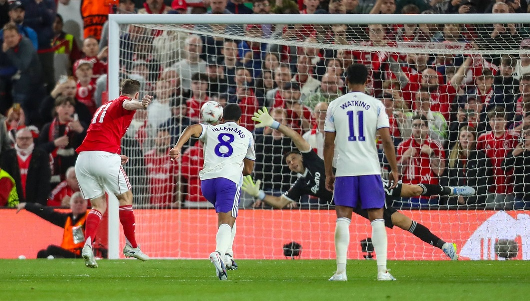 Imagine Stire Nottingham Forest - Aston Villa 1-0. Wood a decis victoria, din penalty | 2review.ro