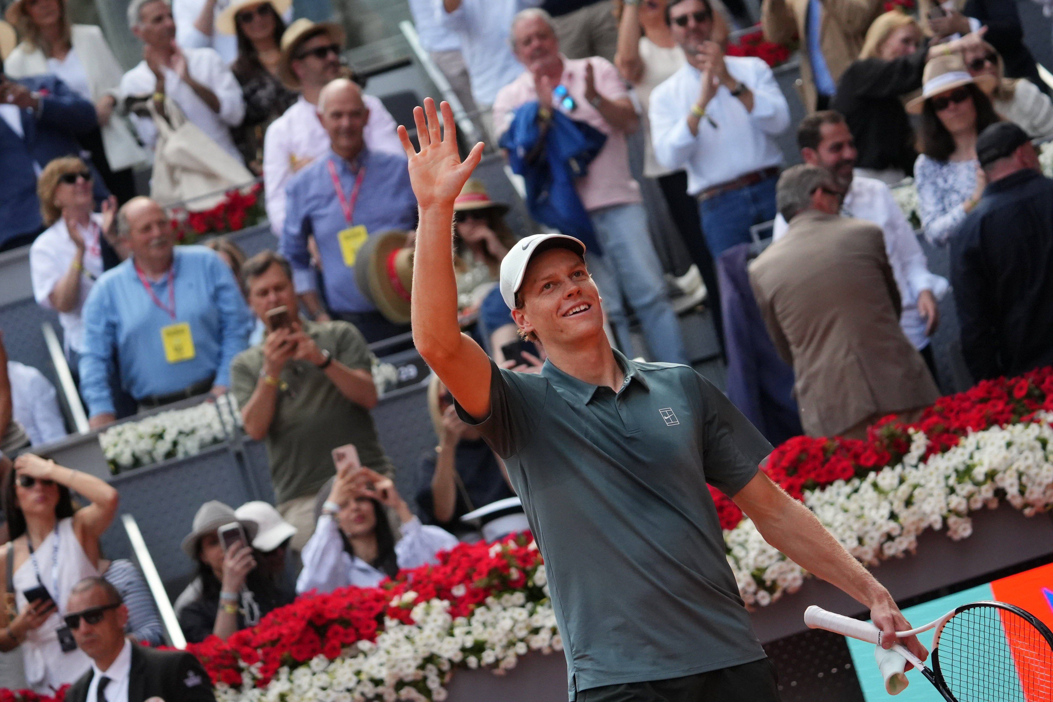 Imagine Stire Jannik Sinner s-a calificat în finala turneului de la Madrid! Premieră pentru numărul 1 ATP | 2review.ro