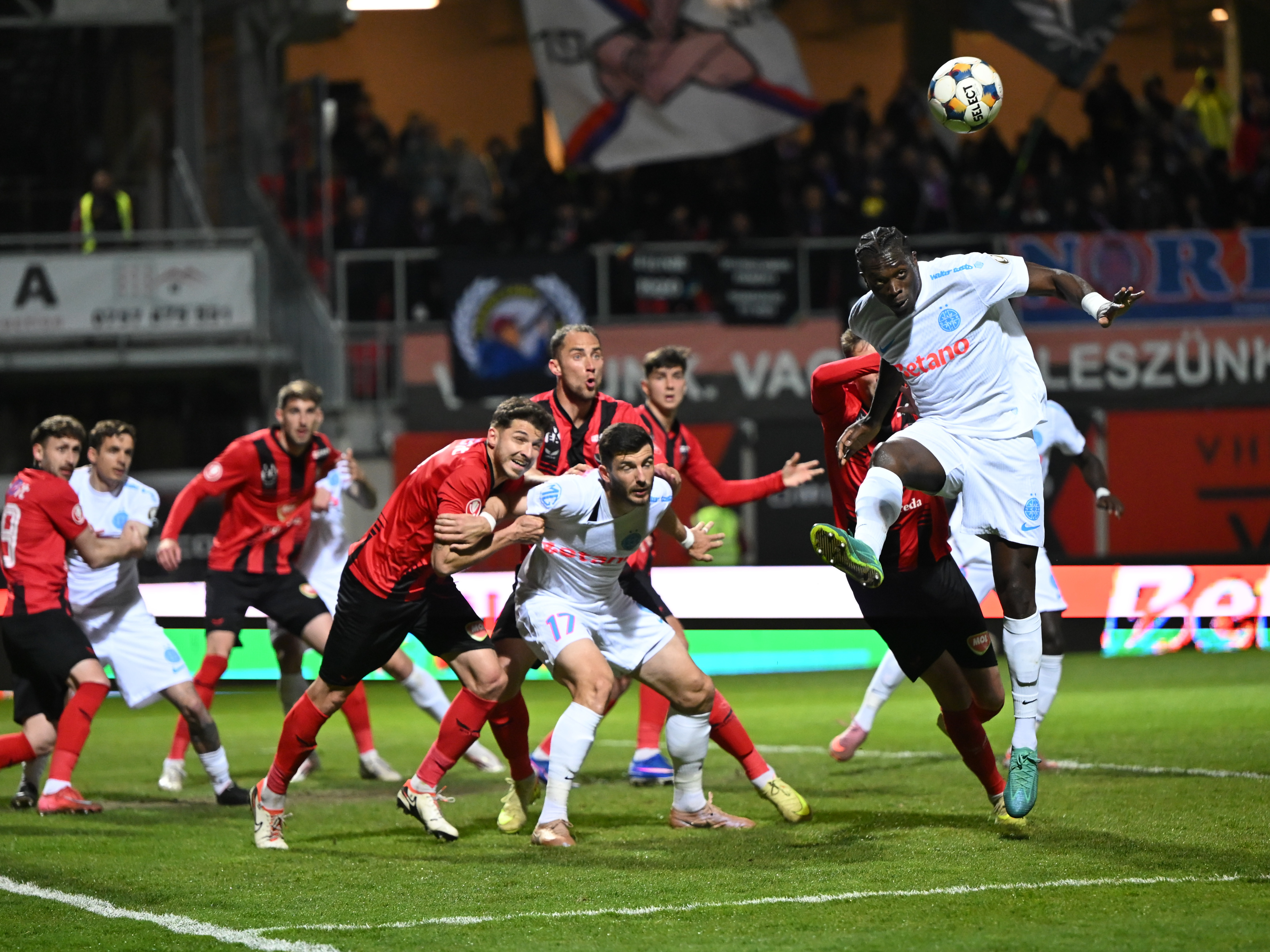 Imagine Stire Csikszereda - FCSB 0-0, ACUM, Digi Sport 1. Mare ocazie ratată de gazde! | 2review.ro