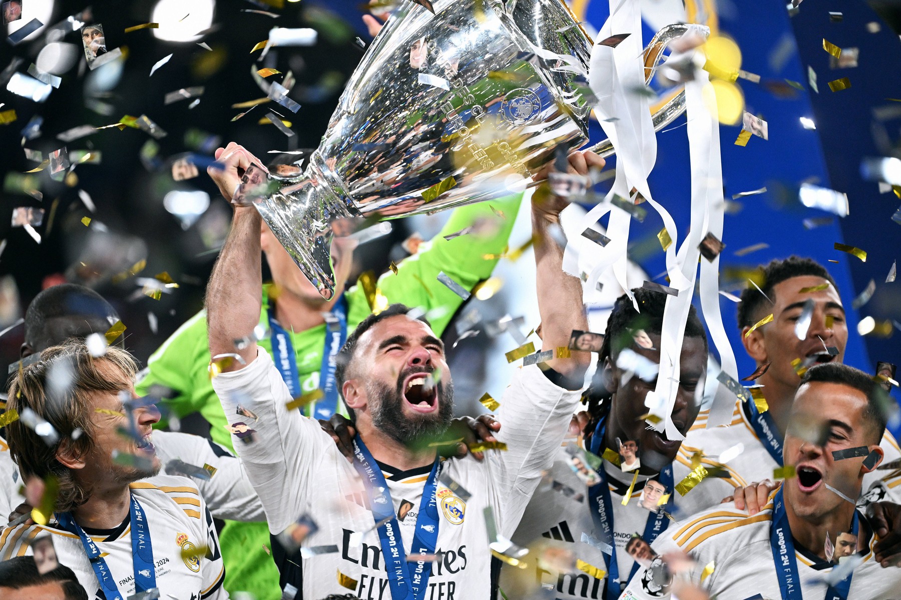 Imagine Stire S-a terminat! După 13 ani, Dani Carvajal pleacă de la Real Madrid | 2review.ro