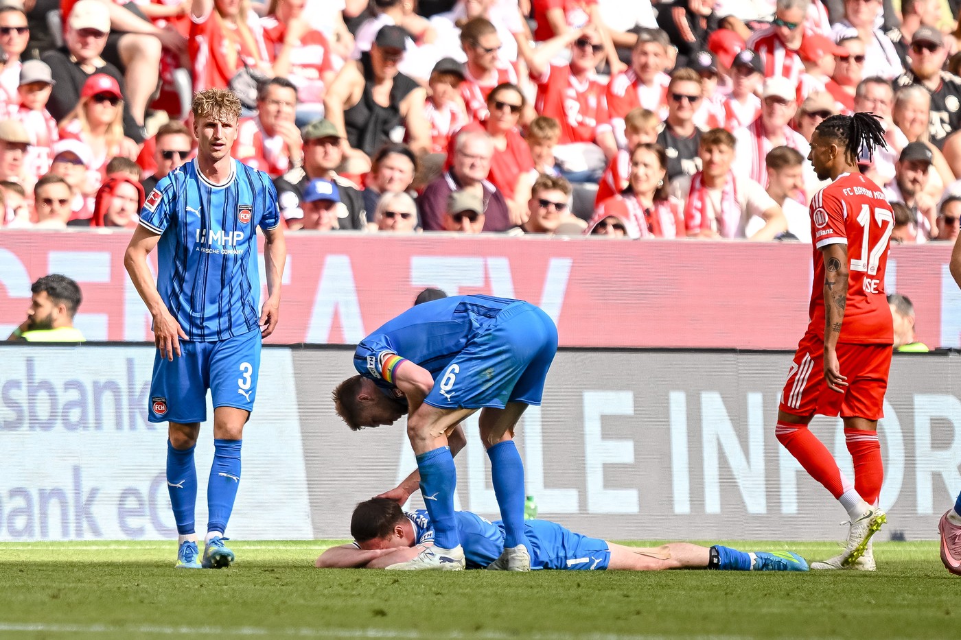 Imagine Stire Surpriză uriașă: Bayern Munchen, salvată de un autogol în minutul 90+10 în fața ”lanternei roșii” din Bundesliga | 2review.ro
