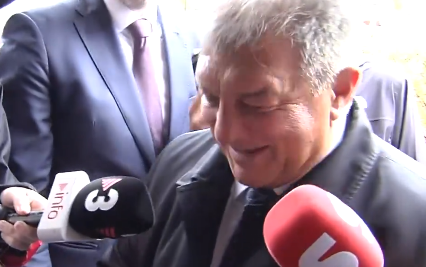 Imagine Stire Joan Laporta, întrebat direct dacă îl transferă pe Julian Alvarez la Barcelona: ”Ce? Nu-i așa?!” | 2review.ro