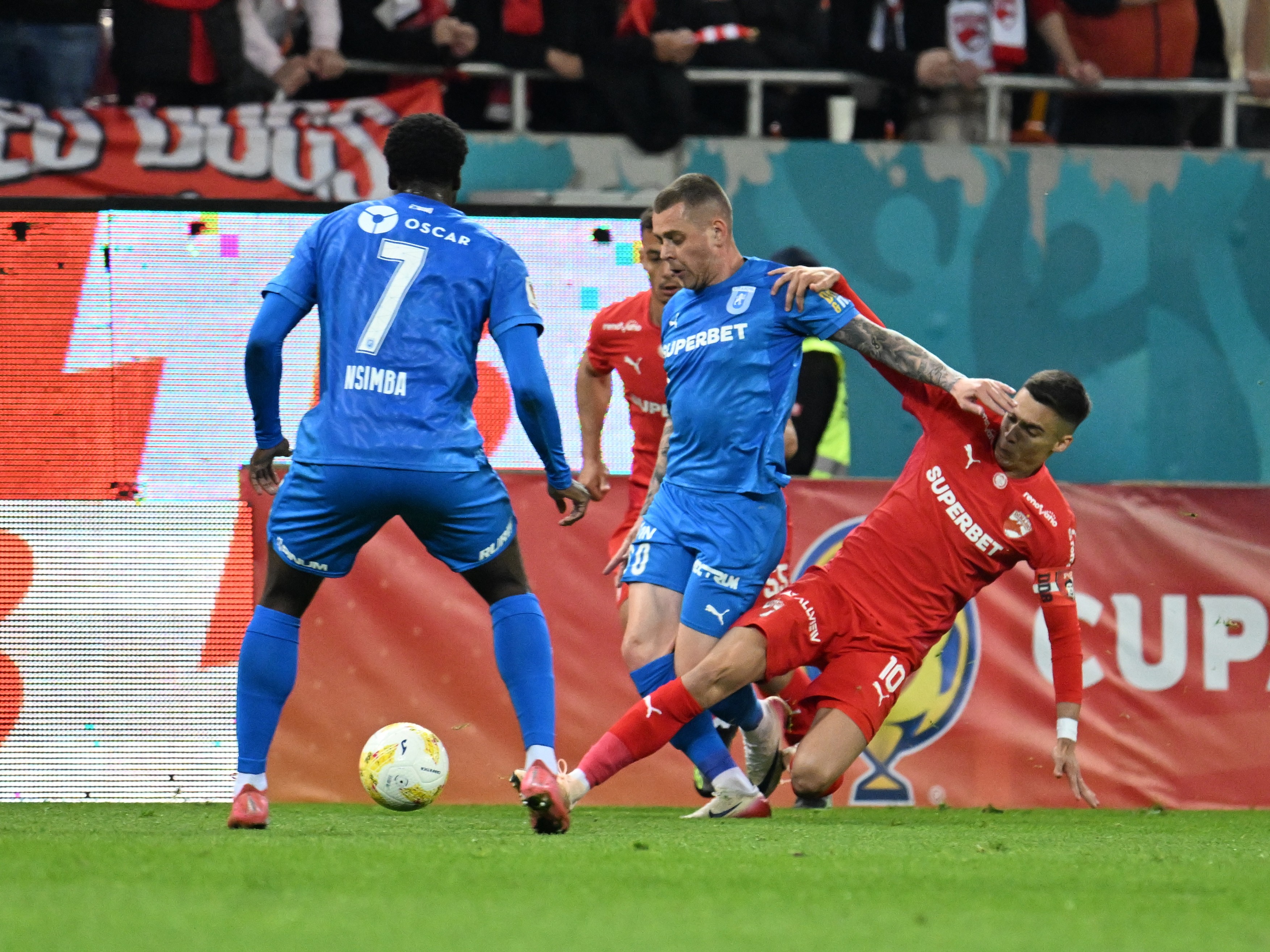 Imagine Stire Surprize peste surprize! Echipele de start de la Universitatea Craiova - Dinamo | 2review.ro