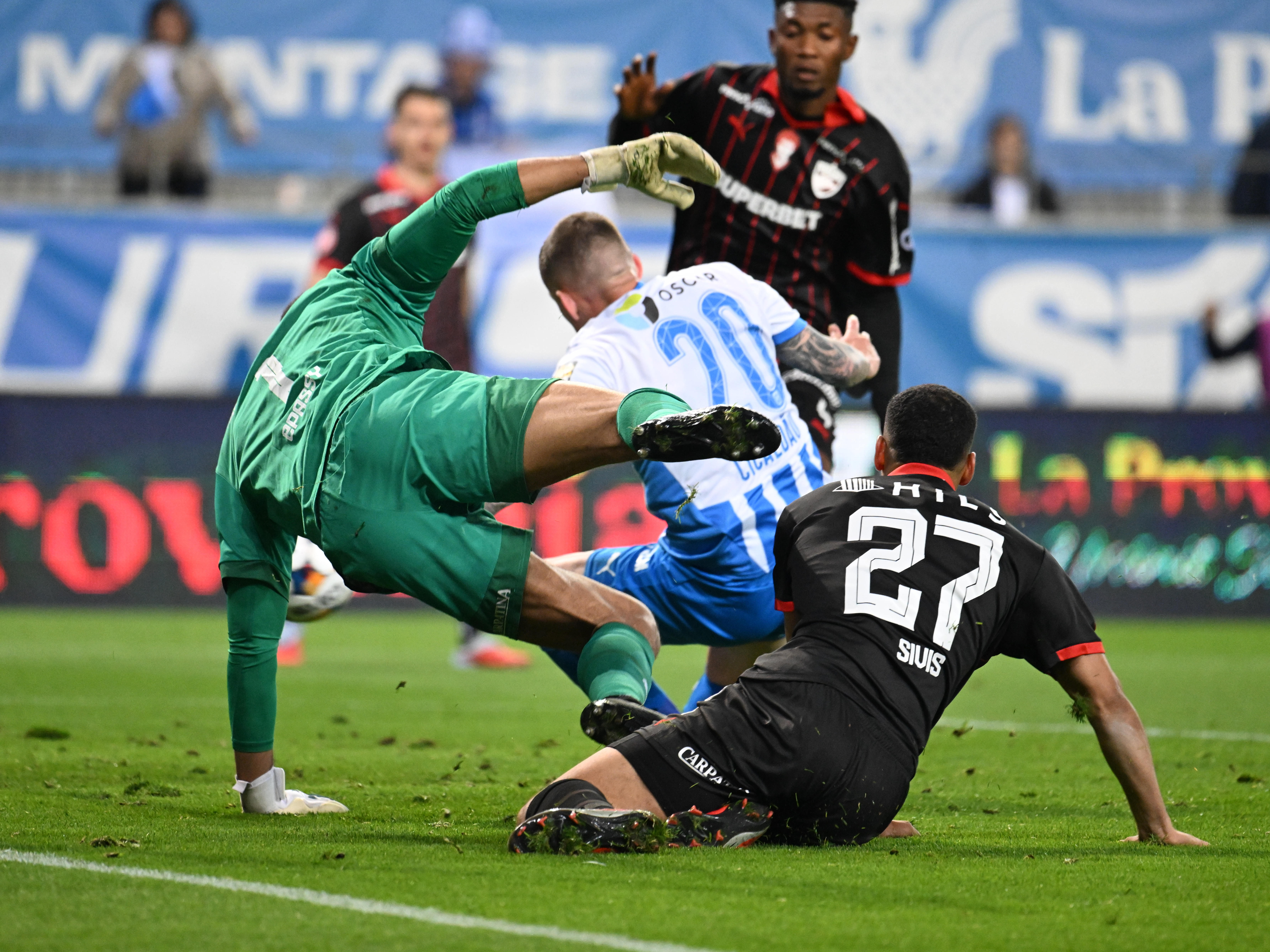 Imagine Stire Universitatea Craiova - Dinamo 2-1, ACUM, Digi Sport 1. GOOL! Nsimba a dat lovitura | 2review.ro