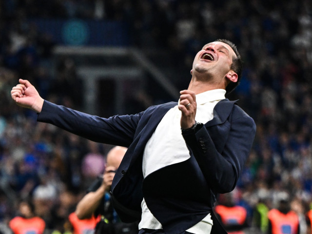 Poza pentru articolul Gazzetta dello Sport i-a dat o poreclă lui Cristi Chivu și a anunțat că semnează, după ce a făcut-o campioană pe Inter!