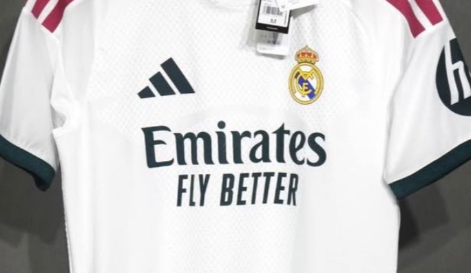 Imagine Stire Prima dată în 124 de ani! Noul echipament al lui Real Madrid a scăpat pe internet | 2review.ro