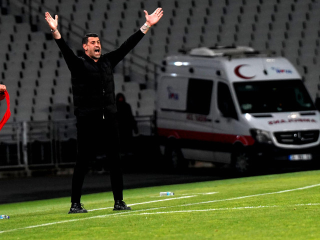 Caz neverosimil în Europa! Și-au dat antrenorul afară a cincea oară, după 0-1 cu ultimul loc
