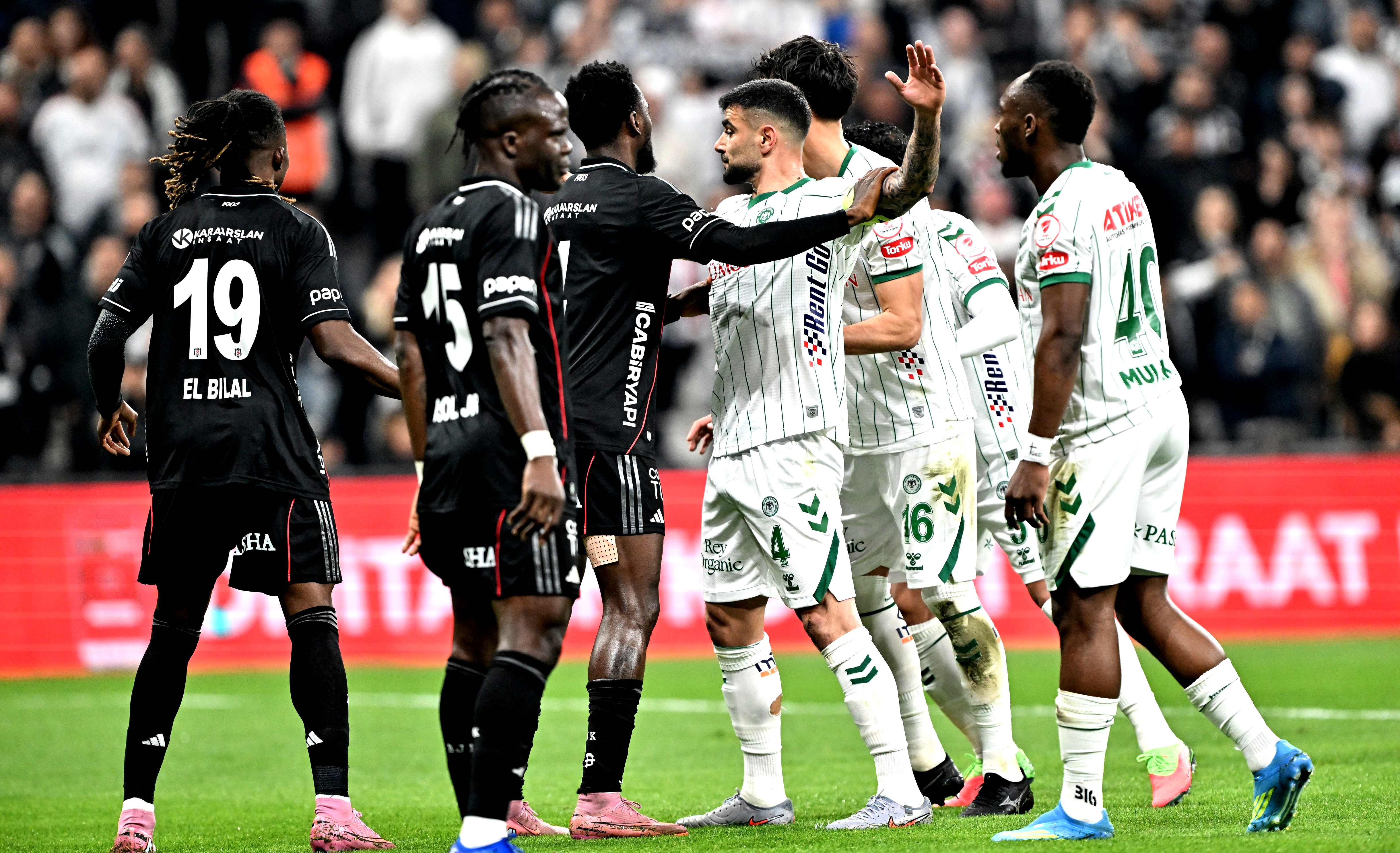 Imagine Stire Nebunie în Europa: GOL în minutul 90+8 și calificare istorică în finala Cupei! | 2review.ro