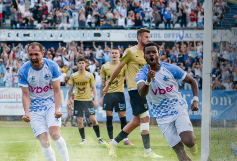 Imagine Stire Corvinul a celebrat promovarea în SuperLiga cu o imagine emblematică | 2review.ro
