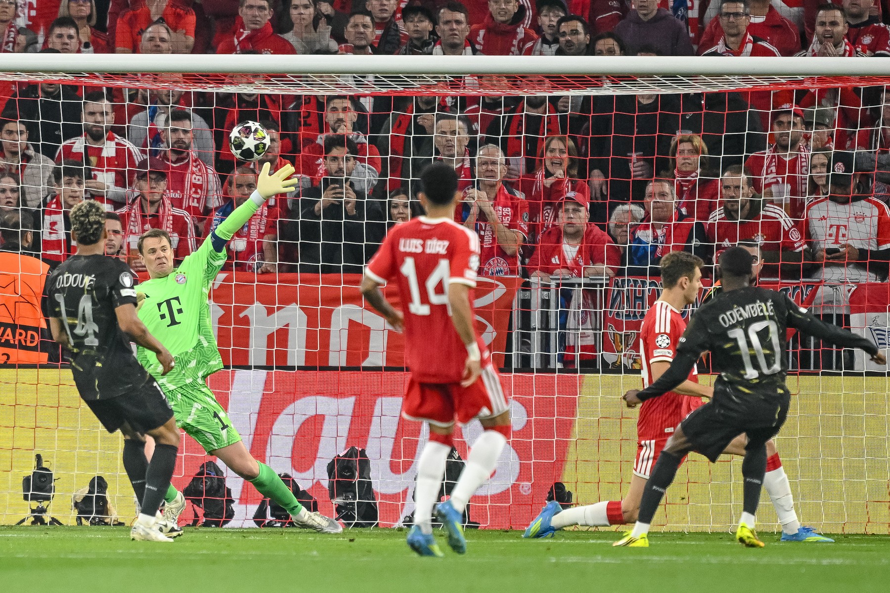 Imagine Stire ”Incredibil!”. Francezii nu s-au abținut, după ce Dembele a marcat în minutul 3 al meciului Bayern - PSG | 2review.ro