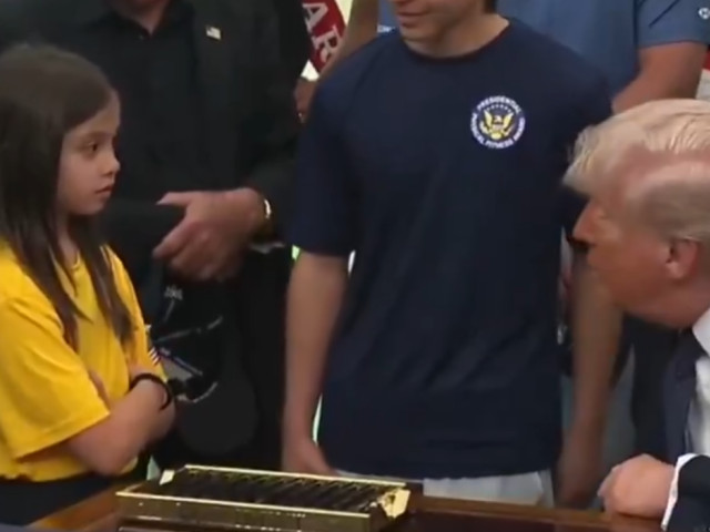 ”Donald Trump a batjocorit o fetiță în Biroul Oval”. Imaginile au făcut înconjurul lumii