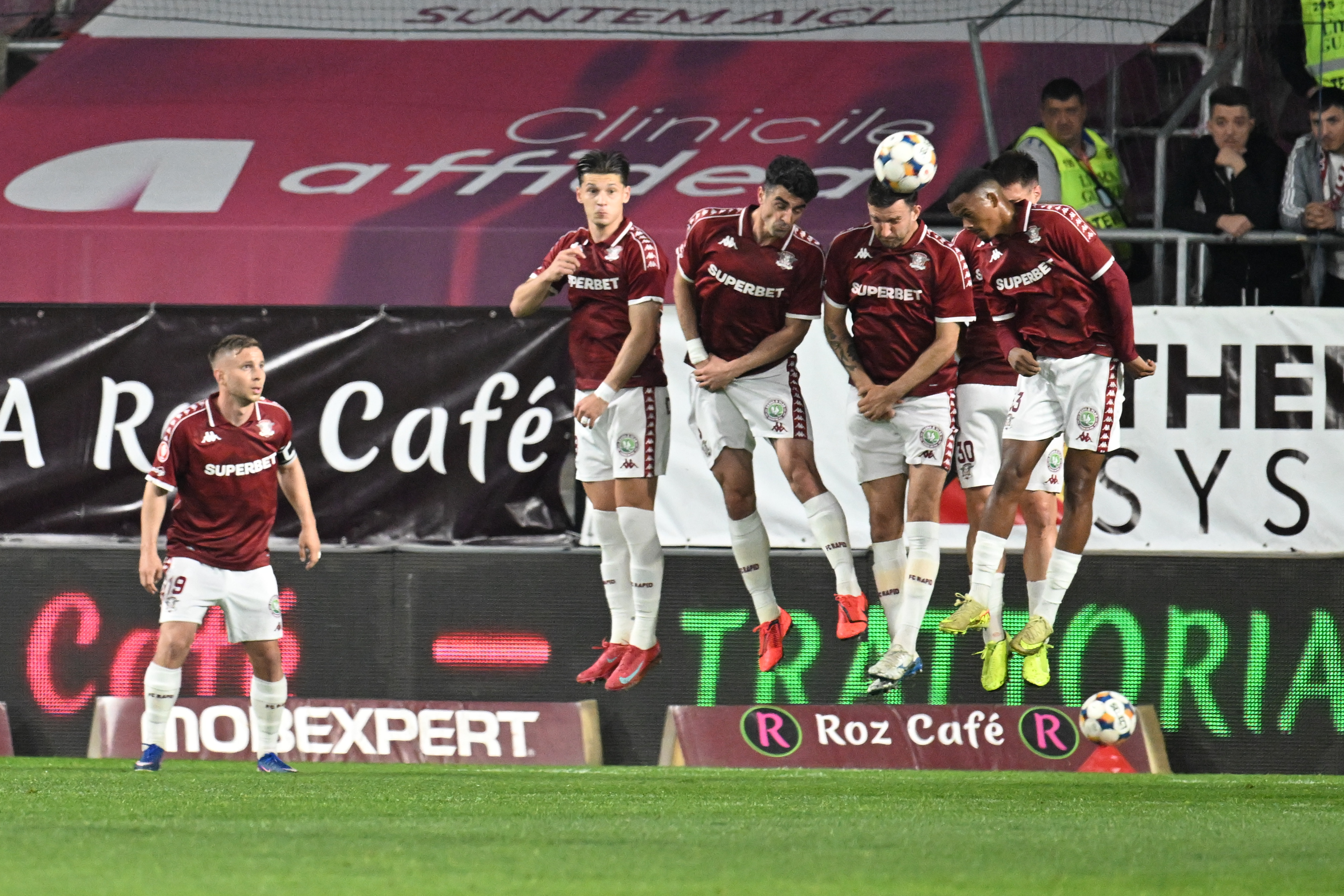 Imagine Stire OUT în acest sezon! Un fotbalist de la Rapid s-a accidentat și urmează să fie operat | 2review.ro
