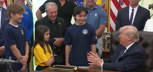 După ce ”a batjocorit o fetiță”, Donald Trump i-a lăsat pe toți fără cuvinte: ”Nemaivăzut”
