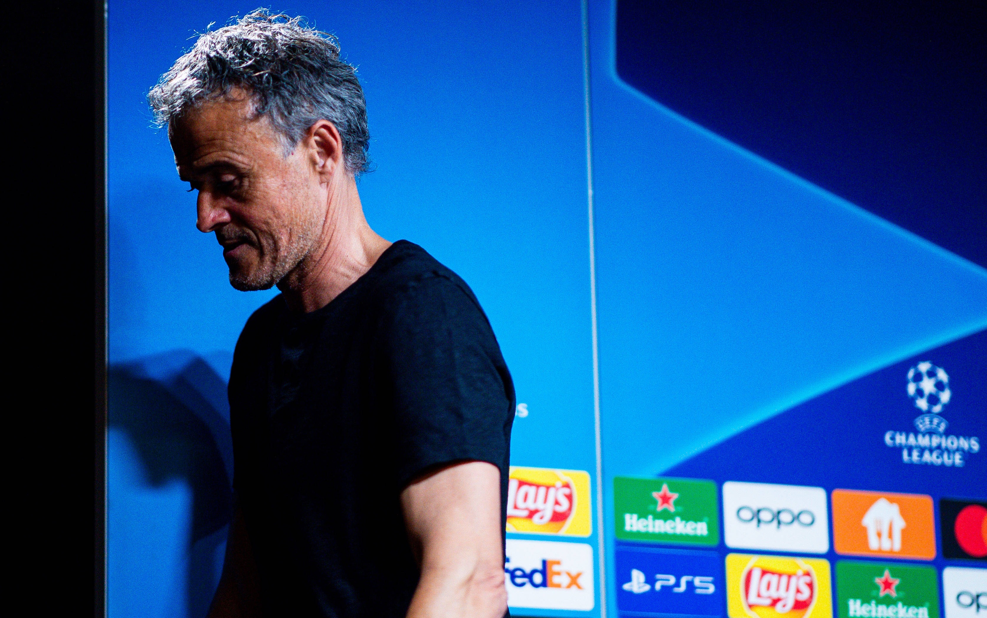 Imagine Stire Chiar de ziua lui! Luis Enrique i-a lăsat cu ochii în soare pe jucătorii de la PSG | 2review.ro