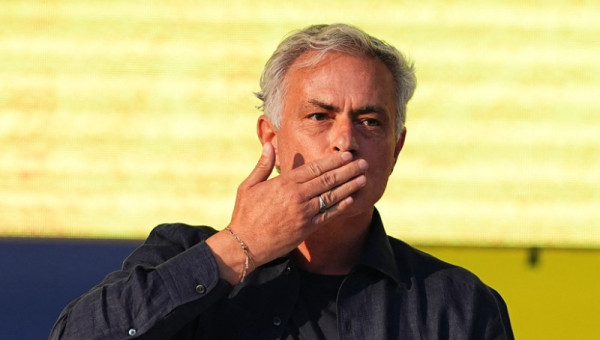 S-a terminat: Jose Mourinho a semnat!