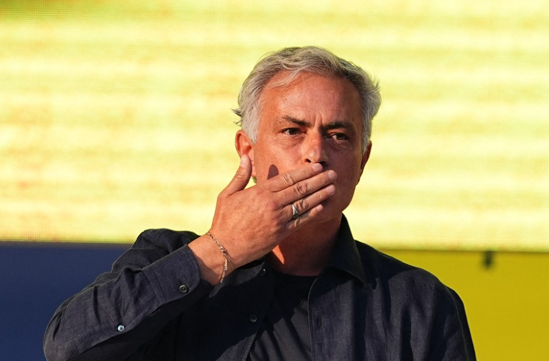 Imagine Stire Jose Mourinho a luat decizia în privința revenirii la Real Madrid, după scandalul uriaș dintre Valverde și Tchouameni | 2review.ro