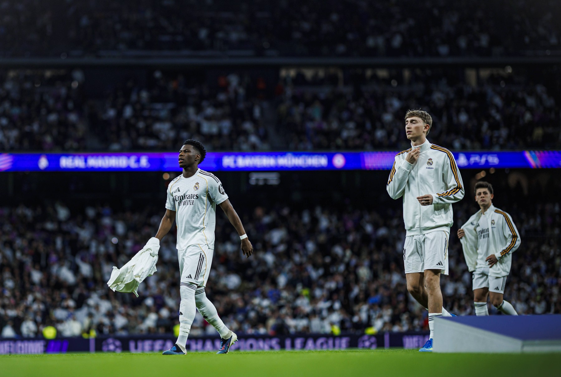 Imagine Stire Ce lovitură: Real Madrid vrea să-l vândă, după ce și-a băgat colegul în spital! În locul lui, vrea un Balon de Aur | 2review.ro