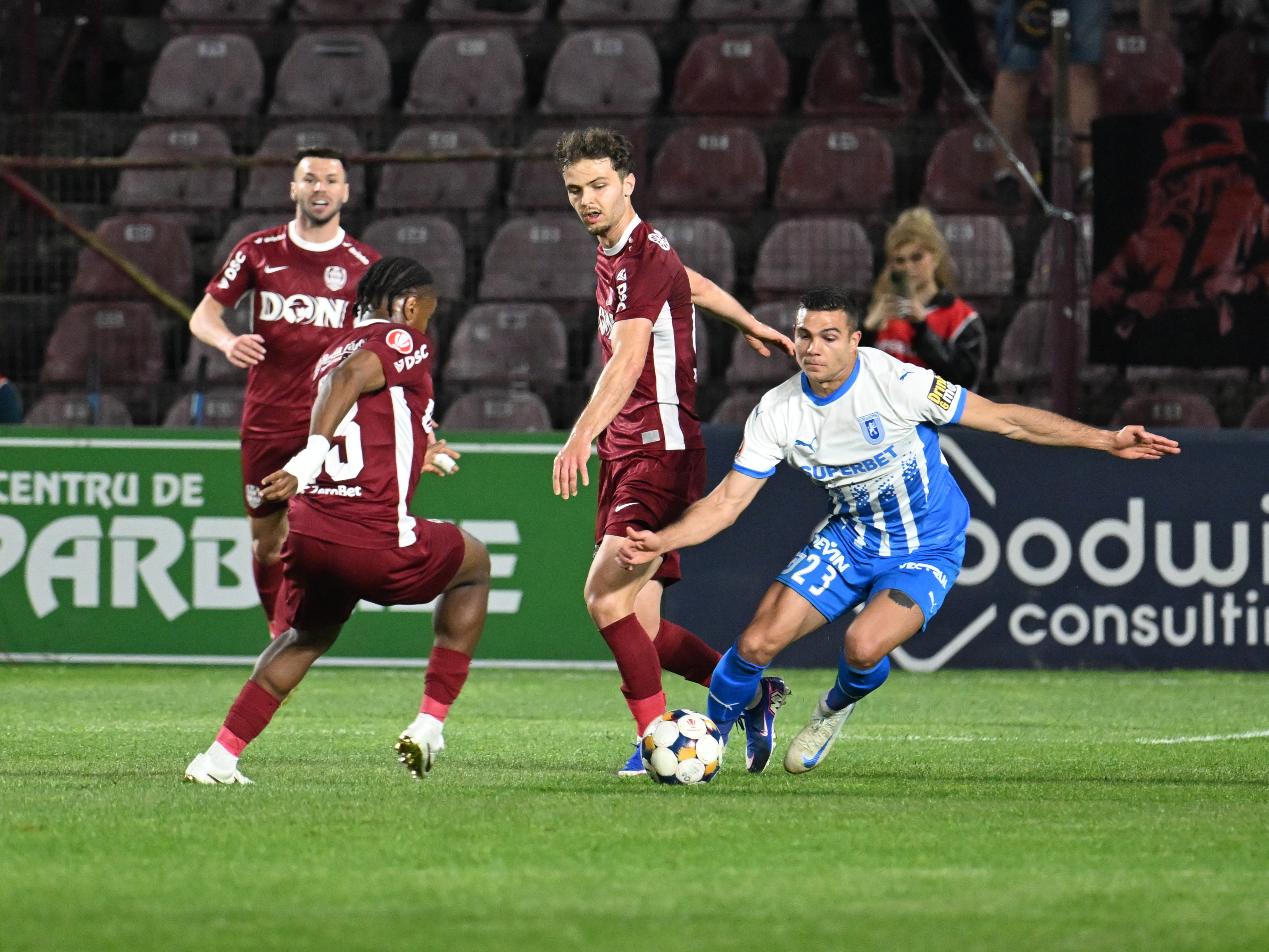 Imagine Stire CFR Cluj - Universitatea Craiova 0-0, ACUM, pe Digi Sport 1. Keita a trimis mingea în bară! | 2review.ro