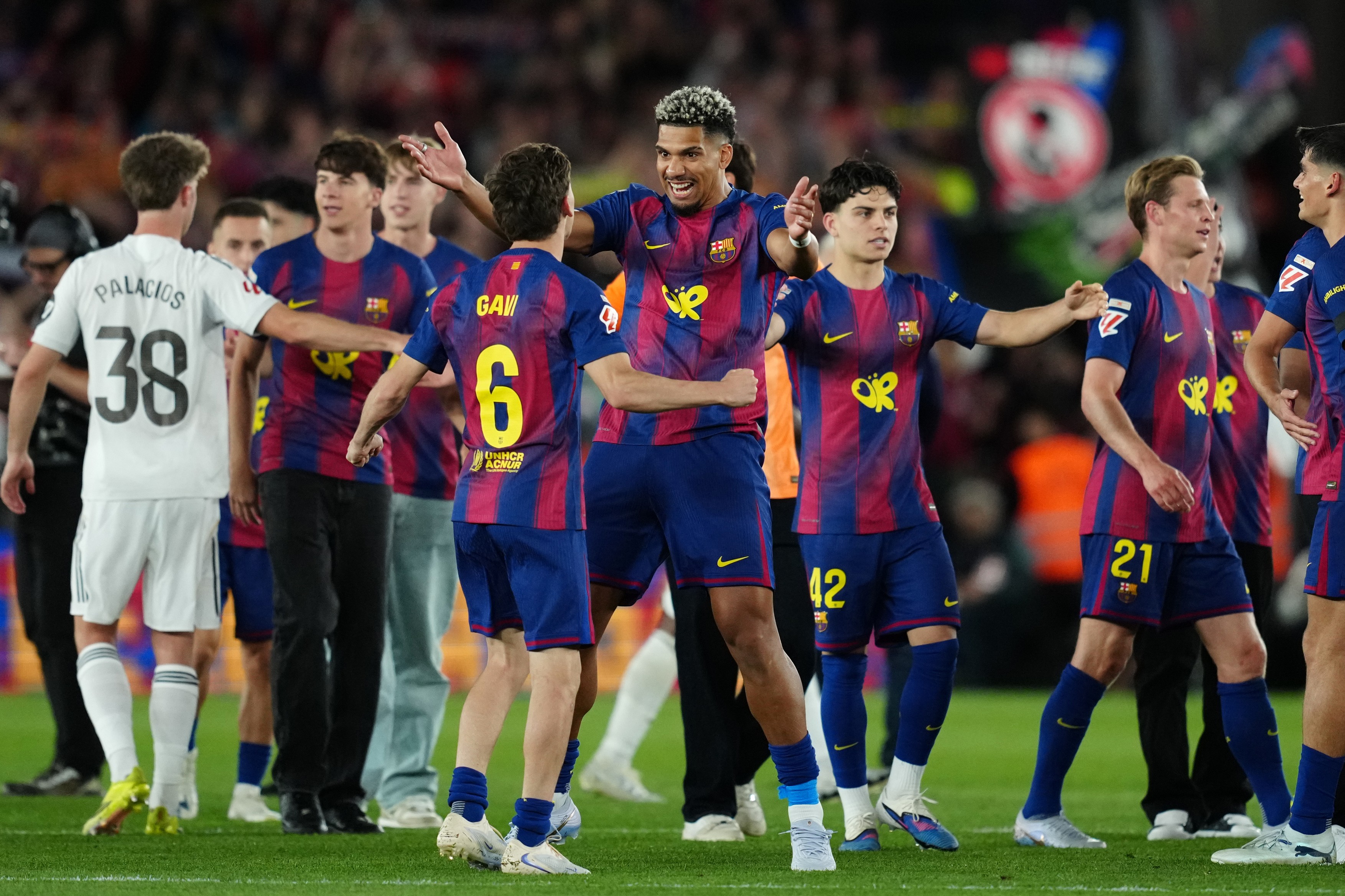 Imagine Stire Ronald Araujo ”a explodat” de fericire. Ce a spus după Barcelona - Real Madrid 2-0 | 2review.ro