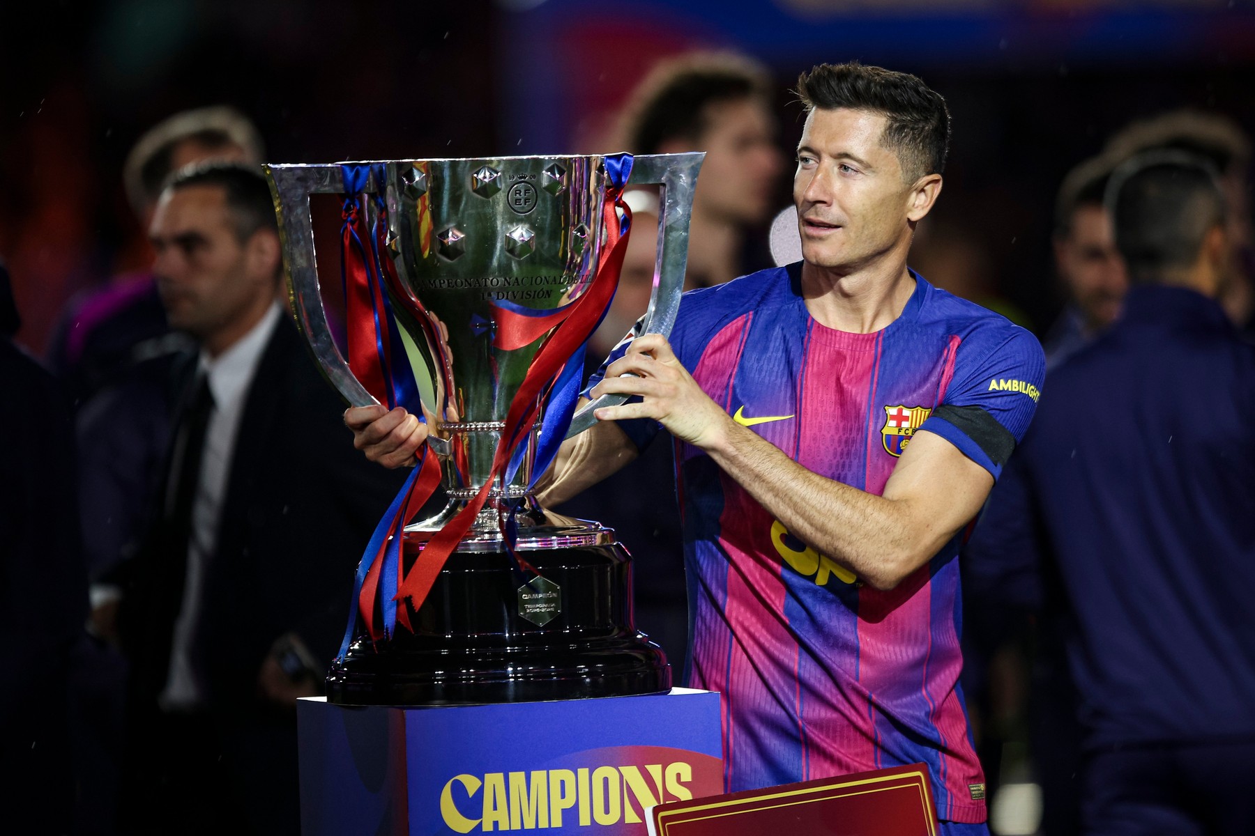 Robert Lewandowski are ofertele pe masă și a luat decizia! Anunțul făcut, imediat după ”El Clasico”