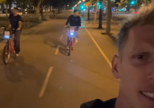 Imagine Stire Imediat după ce au învins-o pe Real și au luat titlul, vedetele Barcelonei au surprins pe toată lumea | 2review.ro