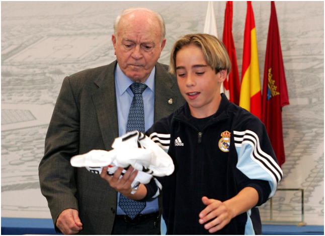 Imagine Stire Îl recunoști? Are 6 Champions League cu Real Madrid: a acumulat 23 de ani la club și se pregătește de plecare | 2review.ro