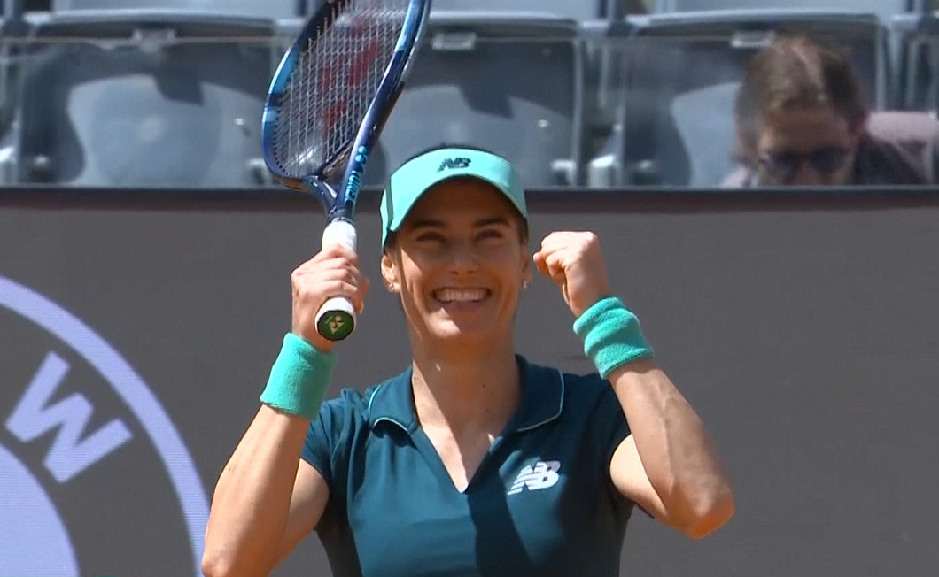 Imagine Stire Sorana Cîrstea - Jelena Ostapenko 6-1, 7-6. CALIFICARE în semifinale la Roma: încă un meci superb făcut de ”Sori” | 2review.ro
