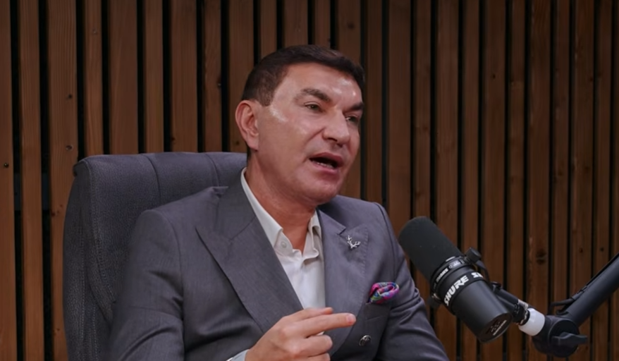 Cristi Borcea a ieșit la atac: "Domne, ți-ai făcut botox, ți-ai făcut lifting / Comentează toți complexații"