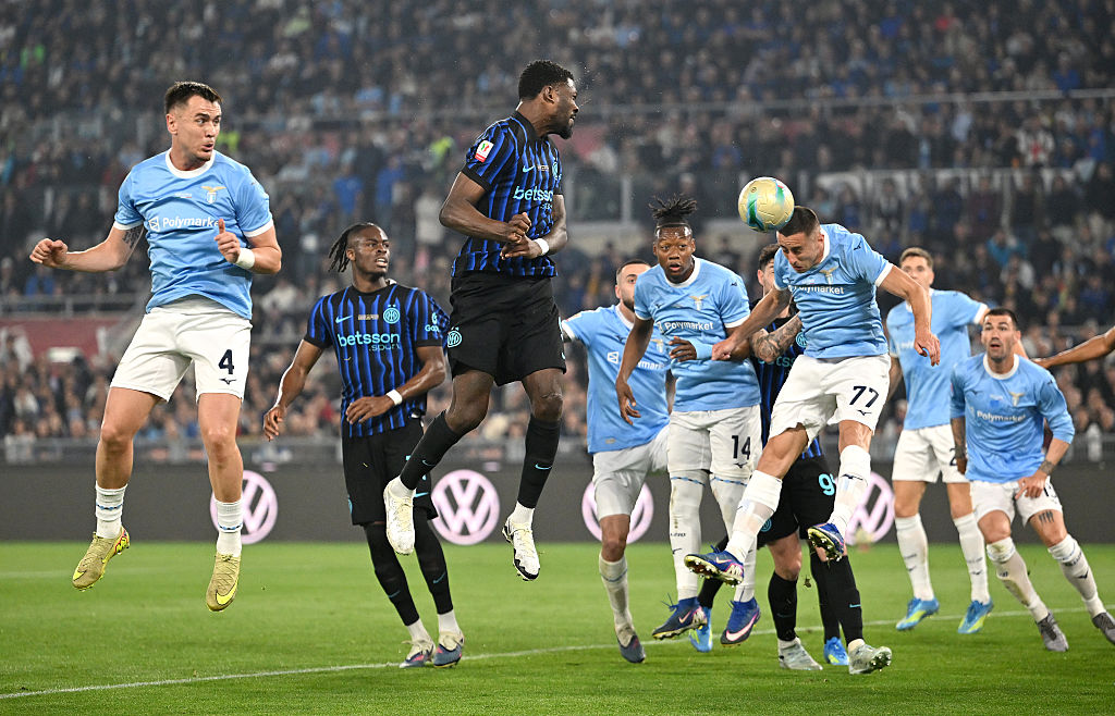 Imagine Stire Lazio - Inter 0-1. ACUM, în finala Cupei Italiei. Autogol al romanilor. Chivu, în fața eventului | 2review.ro