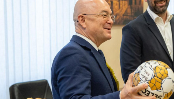 Emil Boc a vrut să transmită un mesaj, dar a făcut o gafă uriașă, după finala Cupei României