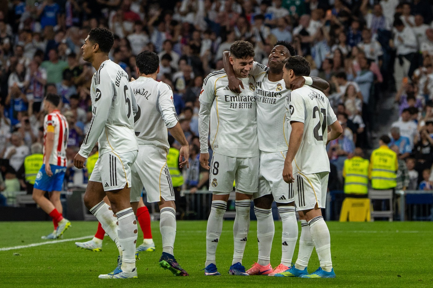 Imagine Stire Ar fi un ”cutremur” la Real Madrid: cei TREI șefi ai vestiarului ”trebuie să plece” | 2review.ro