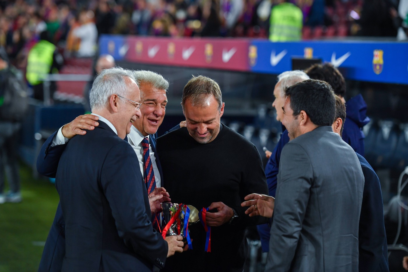 Imagine Stire Deco pleacă la Londra să negocieze transferul verii pentru Barcelona: 100.000.000€ | 2review.ro