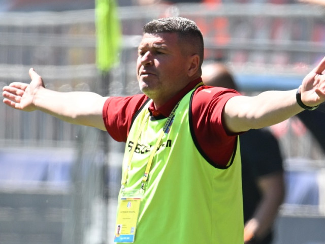 Poza pentru articolul Oprița, nervos pe situația de la Steaua : ”Doar doi jucători mai au contract! Nimeni nu știe nimic!”