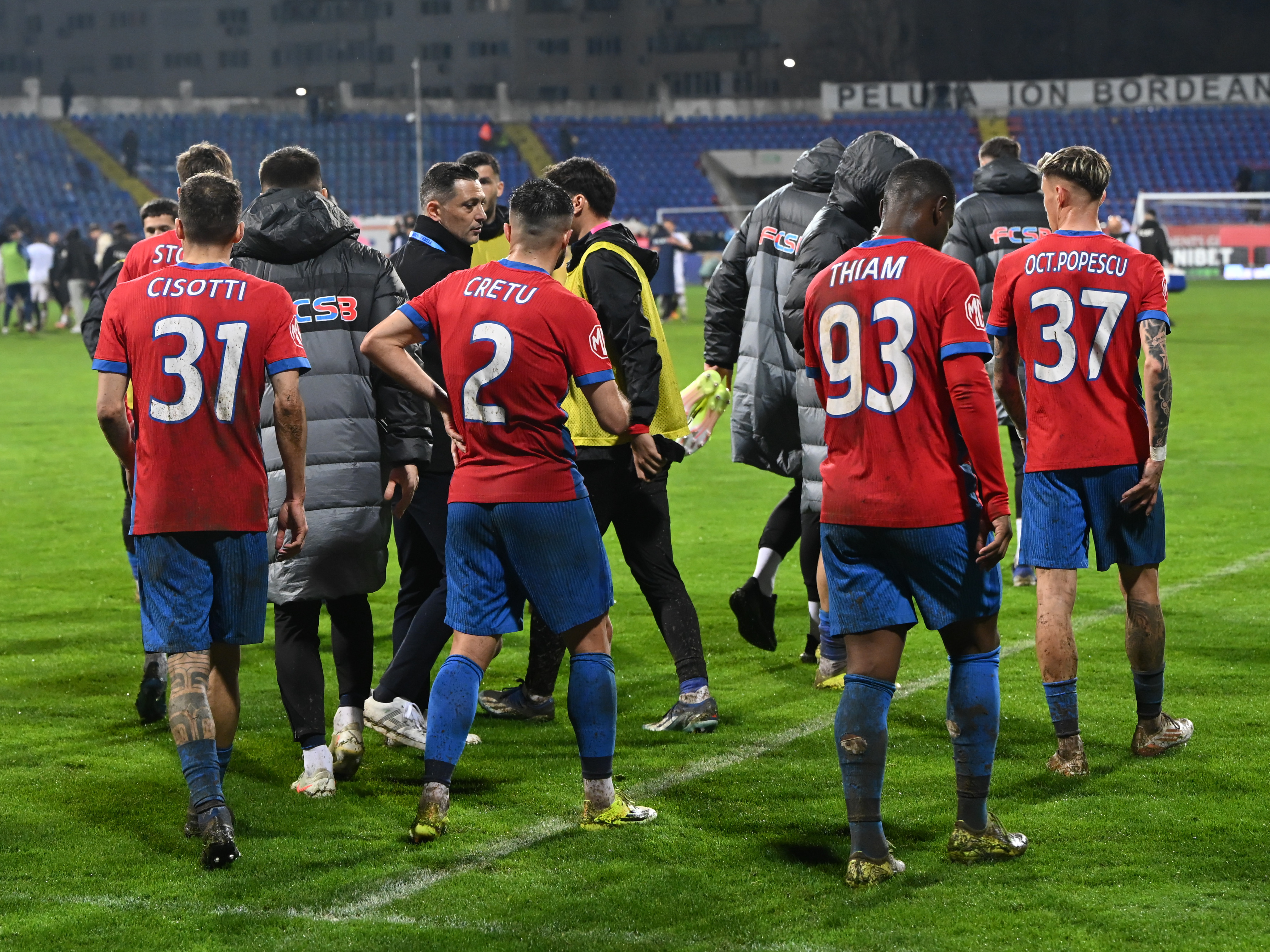Imagine Stire Ultima șansă! Conving sau Gigi Becali îi ”expediază” de la FCSB | 2review.ro