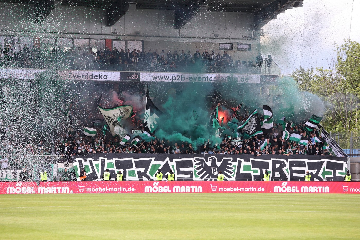 Imagine Stire Surpriza sezonului: echipa dintr-un oraș cu 13.000 de locuitori a promovat în Bundesliga! | 2review.ro