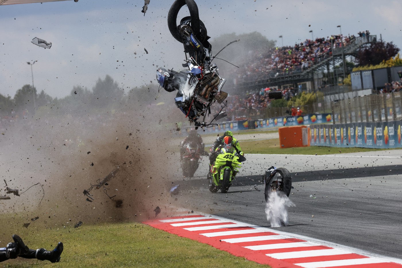 Imagine Stire Verdictul medicilor, după accidentul grav al lui Alex Marquez, în care motocicleta sa s-a dezintegrat | 2review.ro