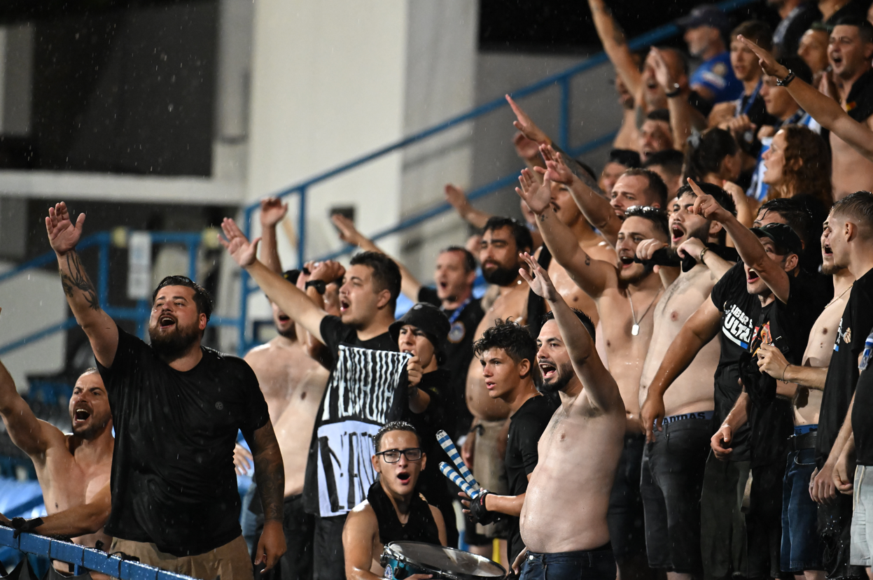 Imagine Stire Suporterii Farului și-au ieșit din minți, după ce ”Marinarii” au ajuns la baraj: ”Vă rupem picioarele!” | 2review.ro