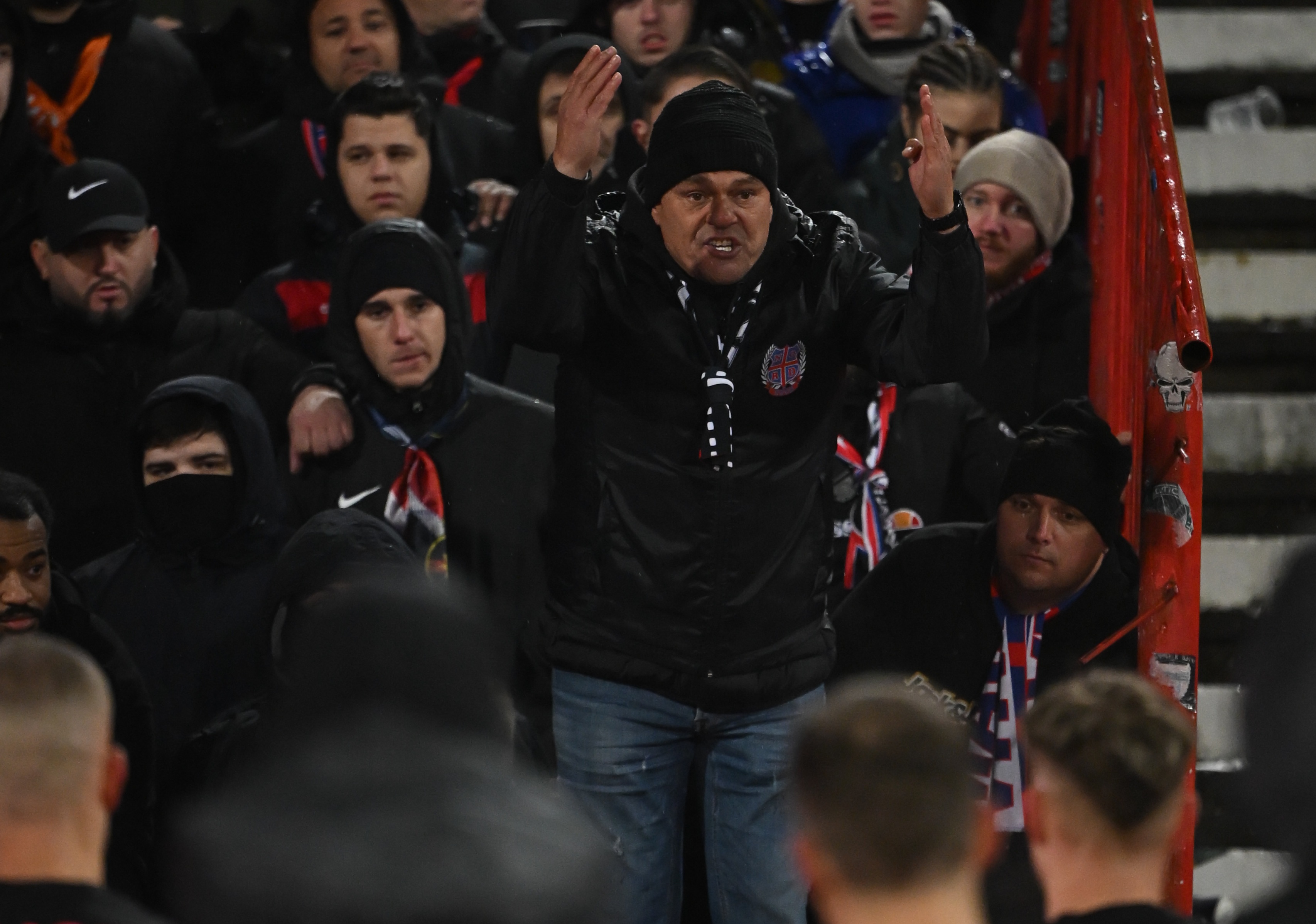Imagine Stire Galeria FCSB-ului a izbucnit, după 0-2 cu Hermannstadt: Să le fie rușine. Mesaj direct pentru Marius Baciu | 2review.ro