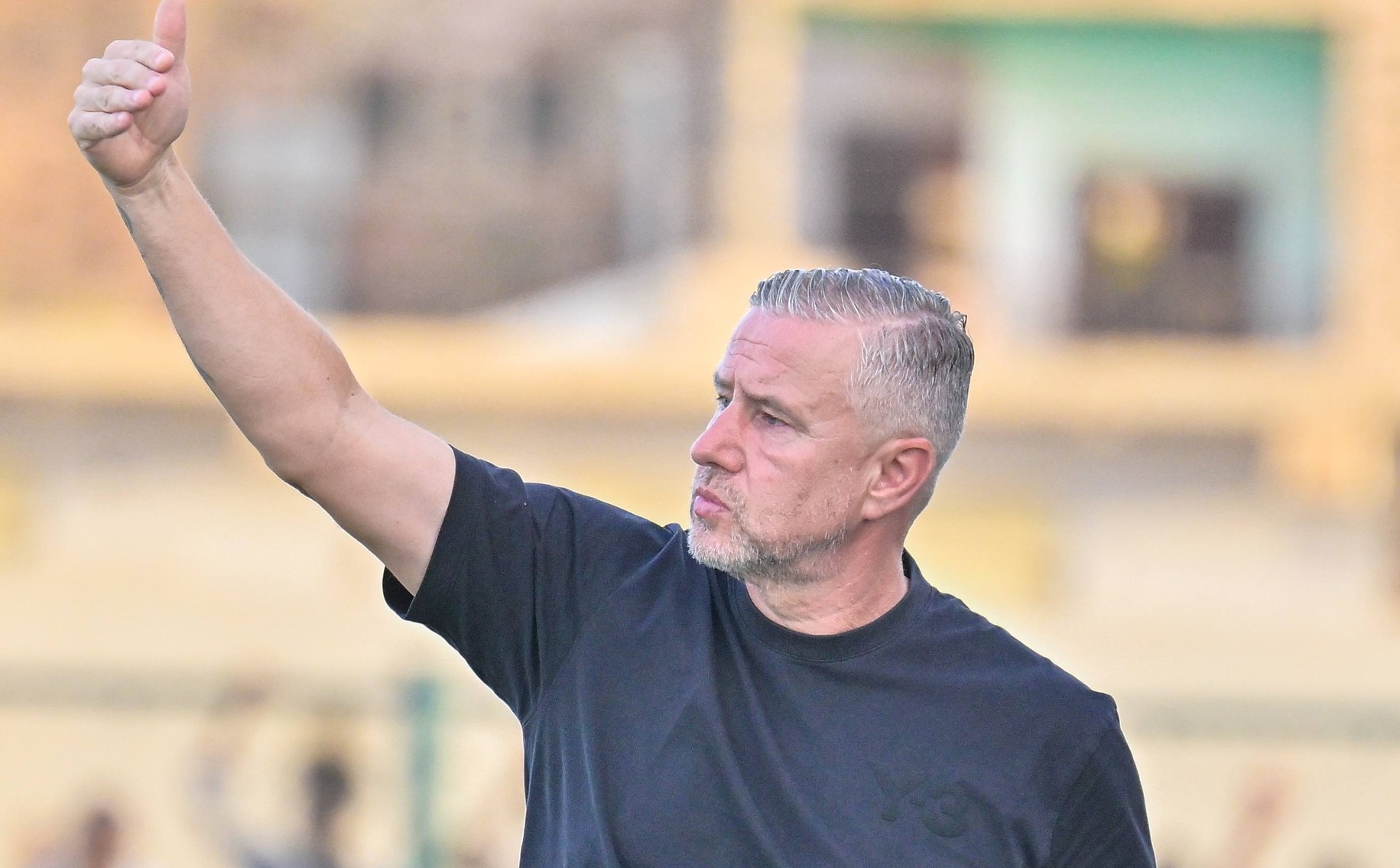 Laurențiu Reghecampf are contractul "pe masă" și e gata să semneze