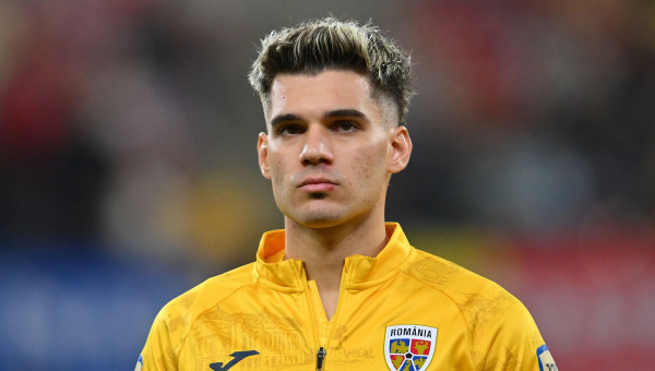 Ianis Hagi semnează