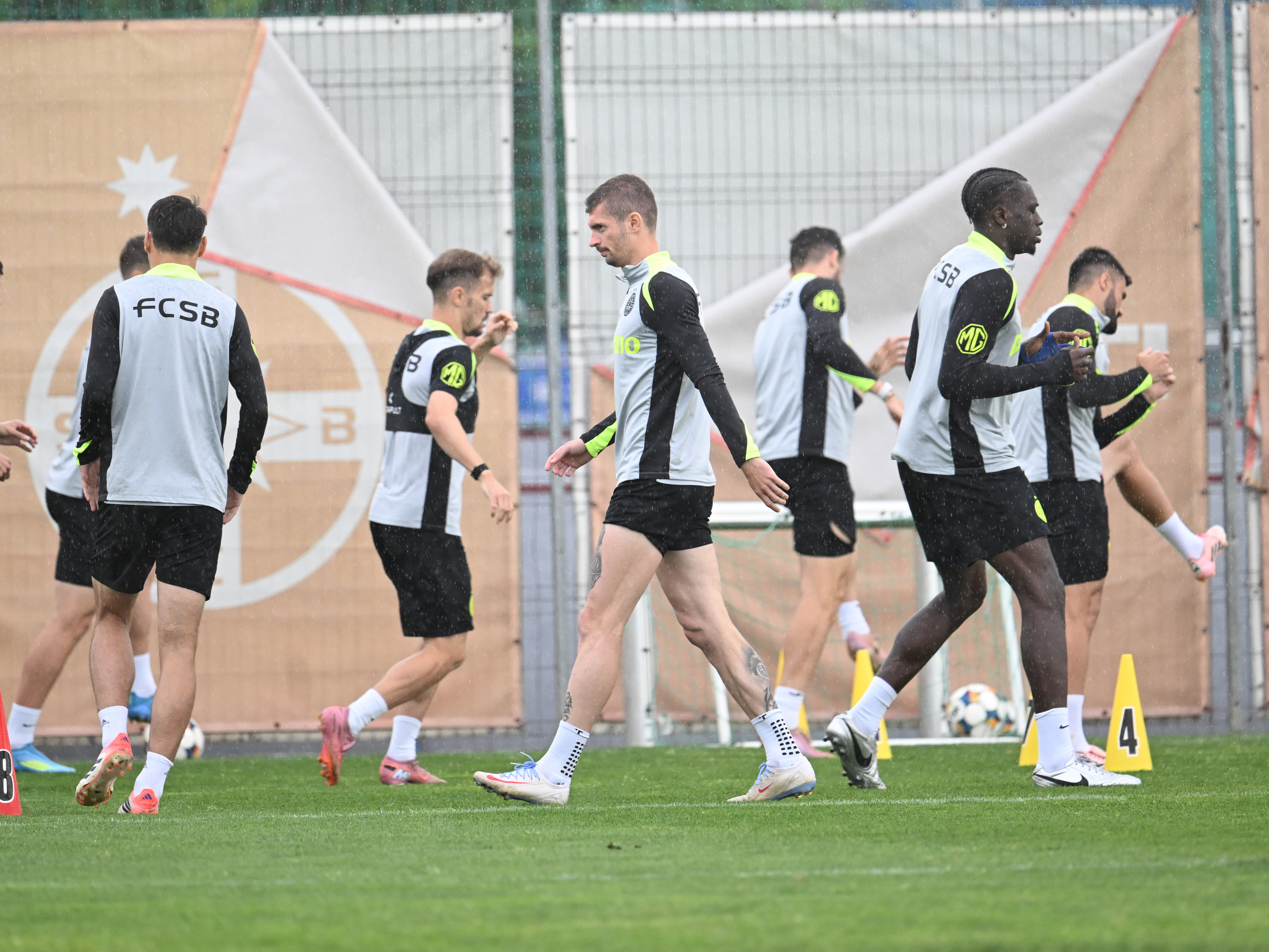 Imagine Stire Ofertă de 5.100.000 € pentru un jucător de la FCSB! Echipa care i-a pus banii pe masă | 2review.ro